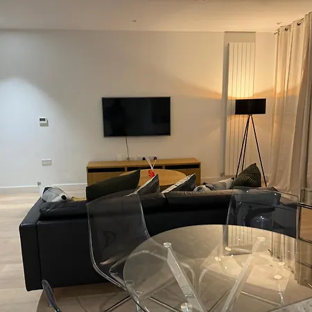 Docklands Stunning 2 Bed *