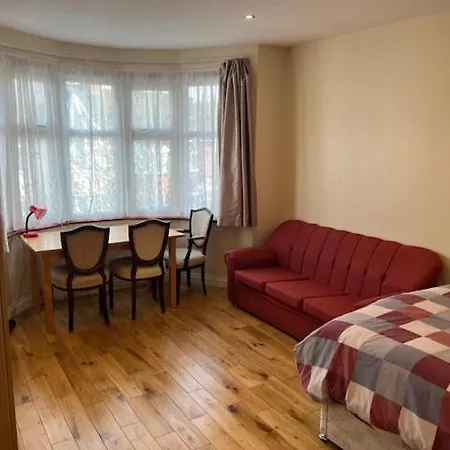 Spacious And Sunny Double For Comfortable Nap Harrow on the Hill