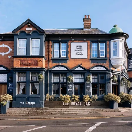 The Royal Oak 3*