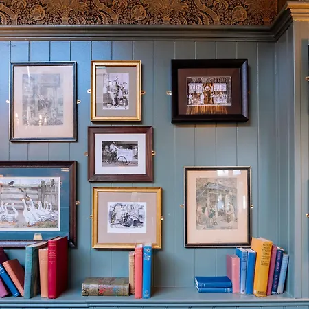 The Royal Oak 3*
