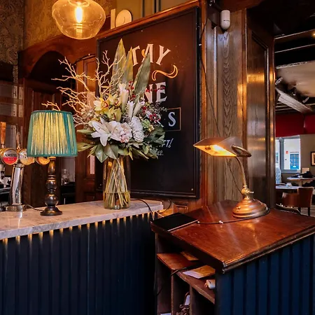The Royal Oak 3*