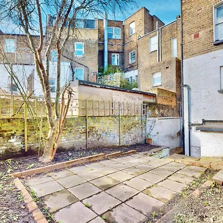 Tube & Notting Hill Nearby - Garden Flat Haven London