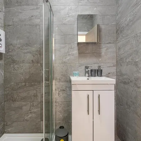 Modern 3 Min Walk To Tube Station Nw11 Apartment