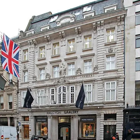 Best Mayfair Location With 2 Super King Beds Apartment