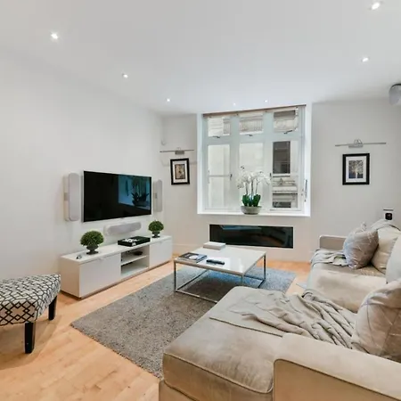 Best Mayfair Location With 2 Super King Beds * London