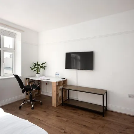 Argyle Aparthotel