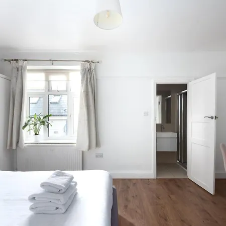 Argyle Aparthotel 3*