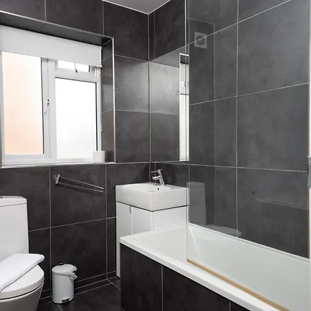 Argyle Aparthotel 3*