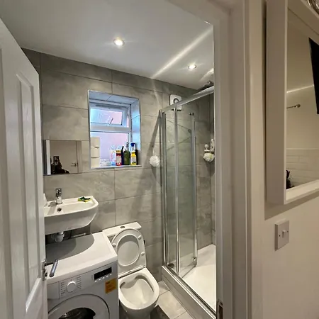 Smart Cosy/small Double In Oakridge Road Bromley *