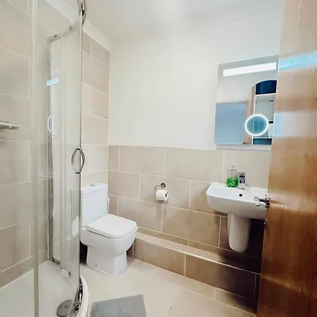 Homestay En-suite 5mins From Tower Bridge London