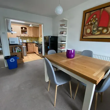 3 Bedroom Top Floor Kensington * London