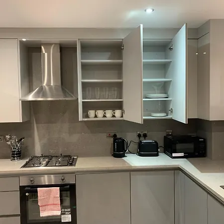 Stunning 2-bed In Apartman