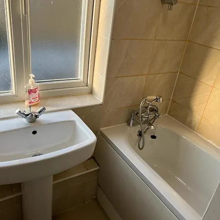 Homestay Double Near Canary Wharf 28 *
