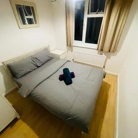 Homestay Double Near Canary Wharf 28 London