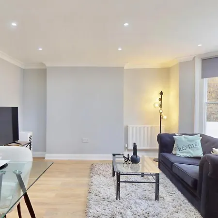Tube & Notting Hill Nearby - Garden Flat Haven Apartment London