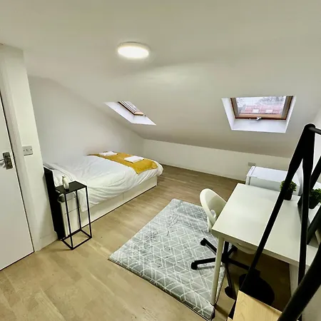 Guest house Stratford *