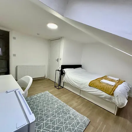 Guest house Stratford London