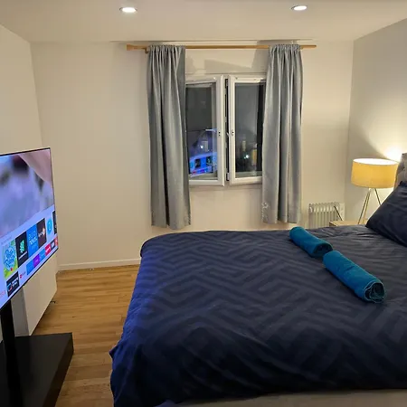 Homestay Specious Double With King Size Bed London