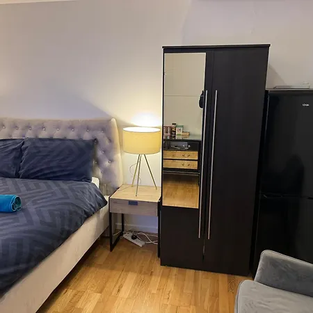 Specious Double With King Size Bed * London