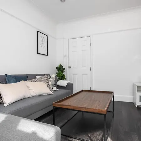 Modern 2 Bed In Prime Camden Sleeps 6 * Londra