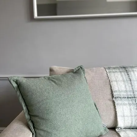 Chiswick Park Acton Town Garden Apartment