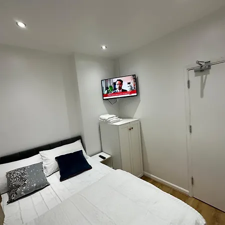 Smart Cosy/small Double In Oakridge Road Bromley * London