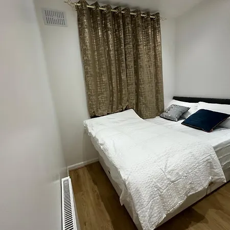 Gæstehus Smart Cosy/small Double In Oakridge Road Bromley