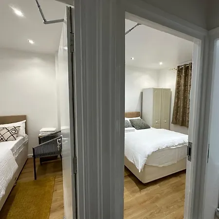 Beautiful Double With Free Wi-fi And Free Parking Guest house