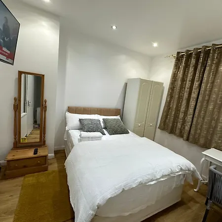 Beautiful Double With Free Wi-fi And Free Parking