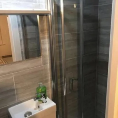 Guest house Vale Nky London