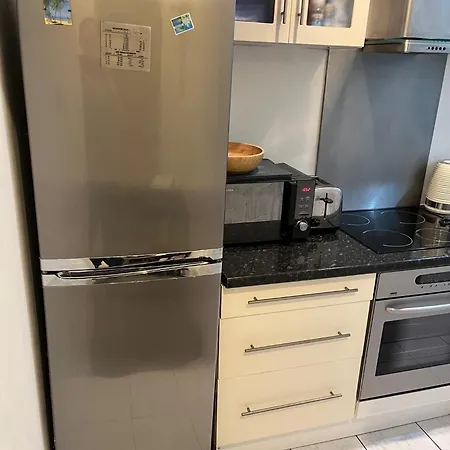 Lovely 1 Bedroom Flat In Quiet Wimbledon Londra