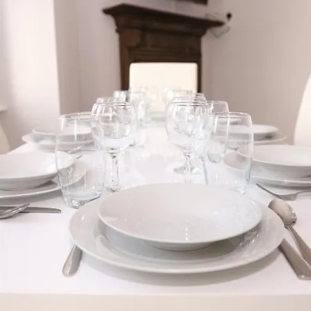 Apartment Star Warwick Mansions 4-bed Retreat *