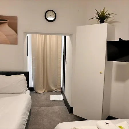 Hotel Ivy House 3*
