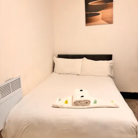 Ivy House 3*