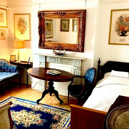 Quality And Very Good Value Private In Close To Notting Hill Zone 2 Guest house *