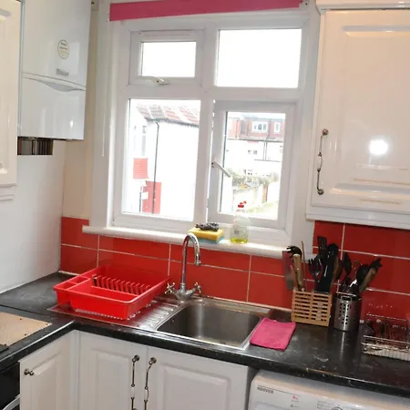 3 Bedroom - Ealing * London
