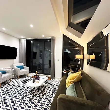 Nancy's Place In Notting Hill - 2 Double Beds, Ideal For Families