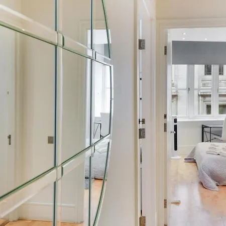 Apartment Best Mayfair Location With 2 Super King Beds London