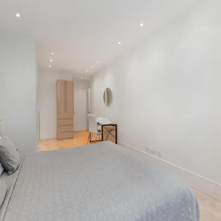 Apartment Best Mayfair Location With 2 Super King Beds *