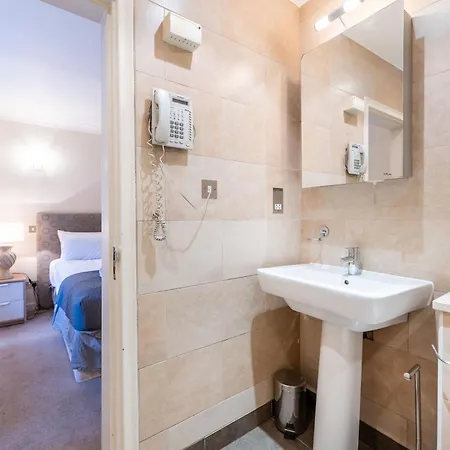 Apartment Luxury 6 Bedroom House In Southwick Street *