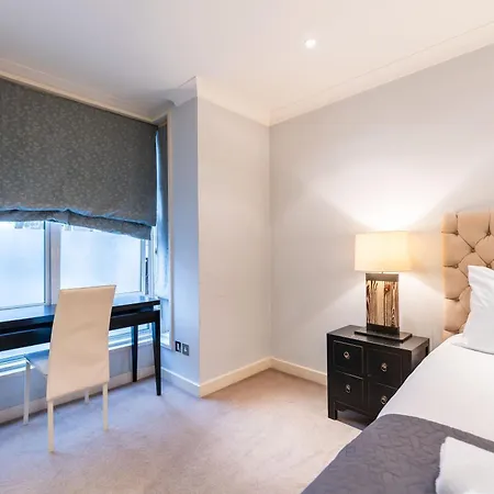 Apartment Luxury 6 Bedroom House In Southwick Street *