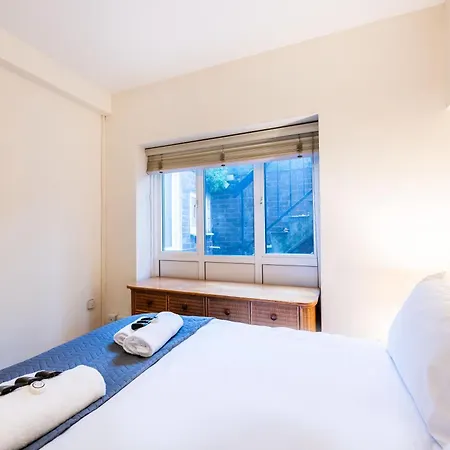 Apartment Luxury 6 Bedroom House In Southwick Street London