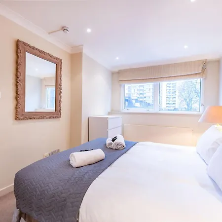 Apartment Luxury 6 Bedroom House In Southwick Street