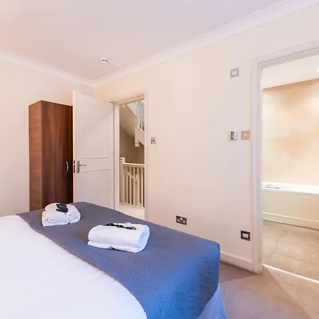 Apartment Luxury 6 Bedroom House In Southwick Street