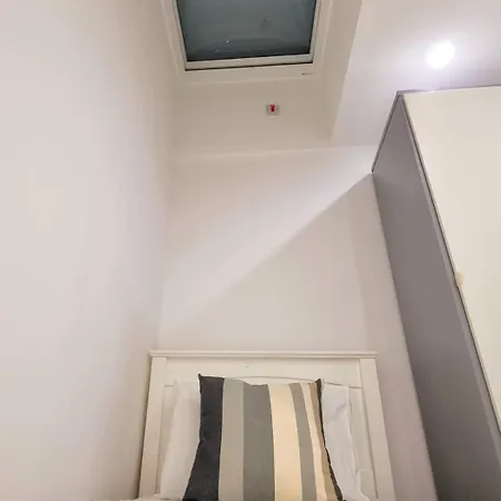Brand New Flat Close To Turnpike Lane Tube Station *