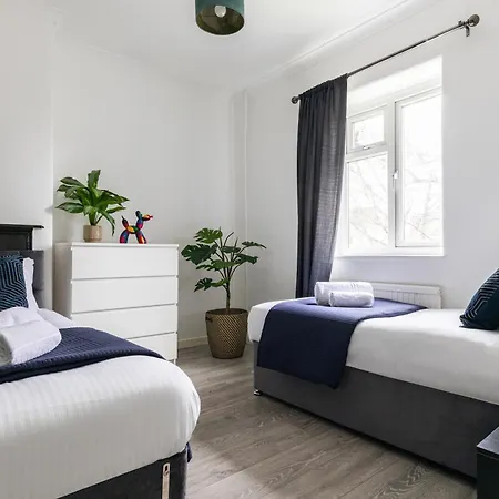 Stylish & Spacious 3bed In Putney 別荘 *
