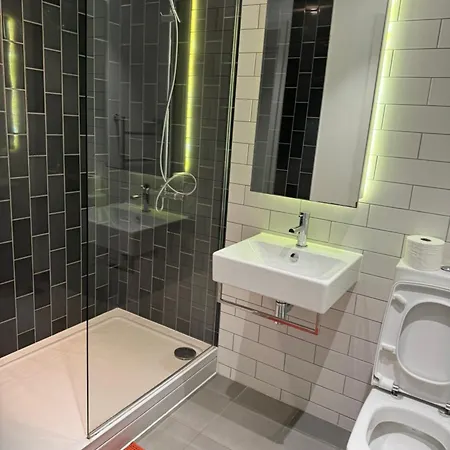Docklands Stunning 2 Bed Appartamento *
