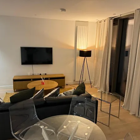 Docklands Stunning 2 Bed