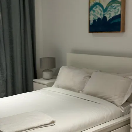 Appartamento Docklands Stunning 2 Bed Londra