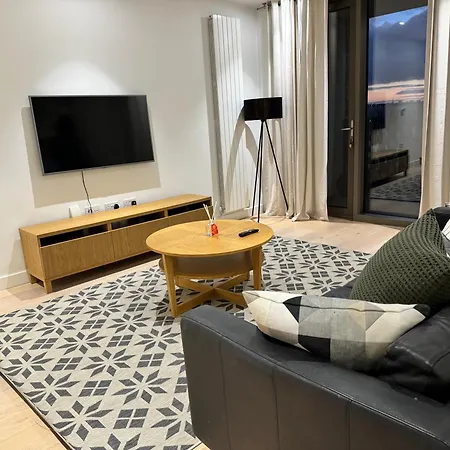 Docklands Stunning 2 Bed Londra